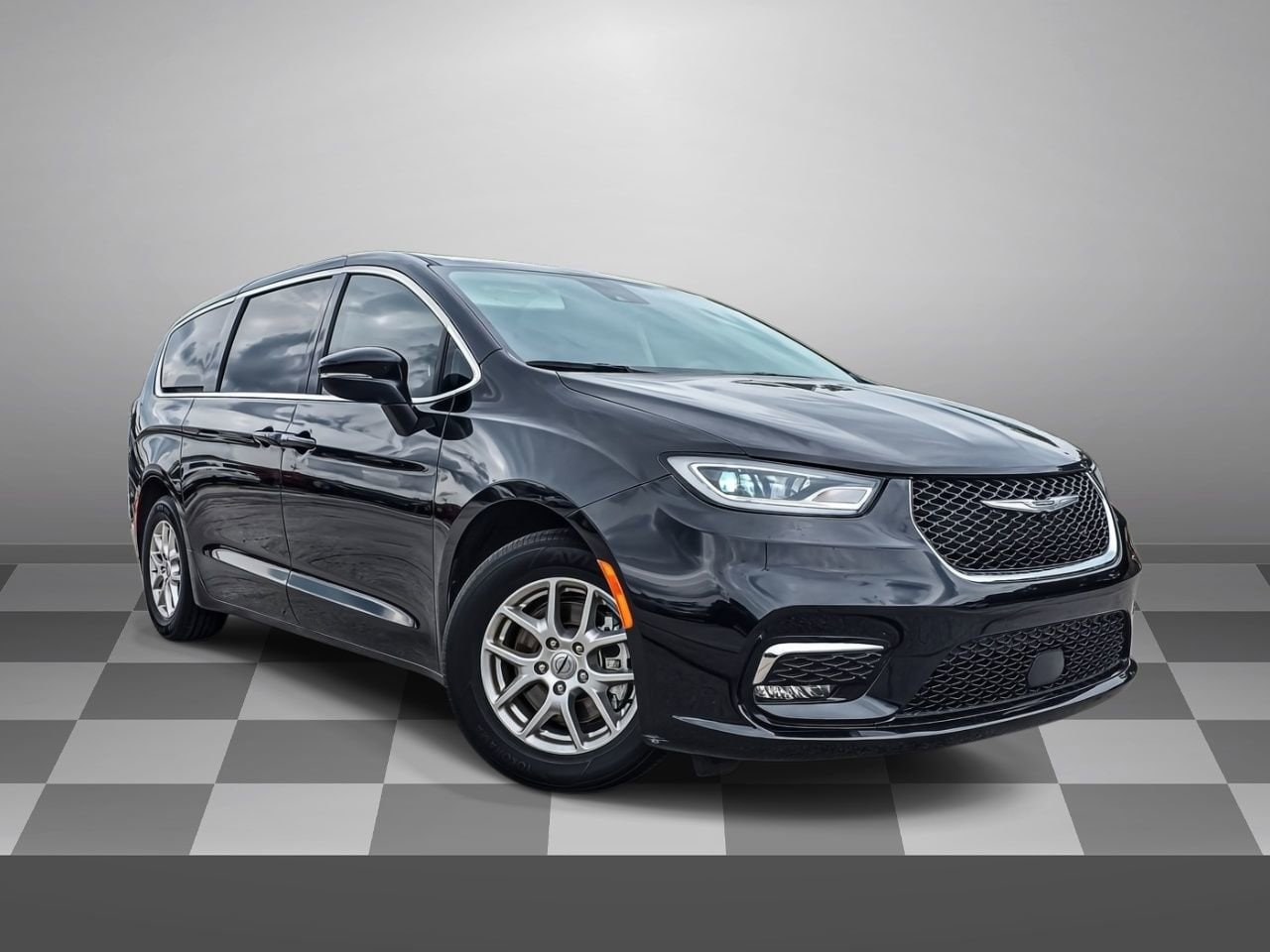 2023 Chrysler Pacifica Touring L's photo