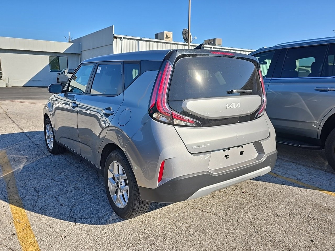 2024 Kia Soul LX photo 4