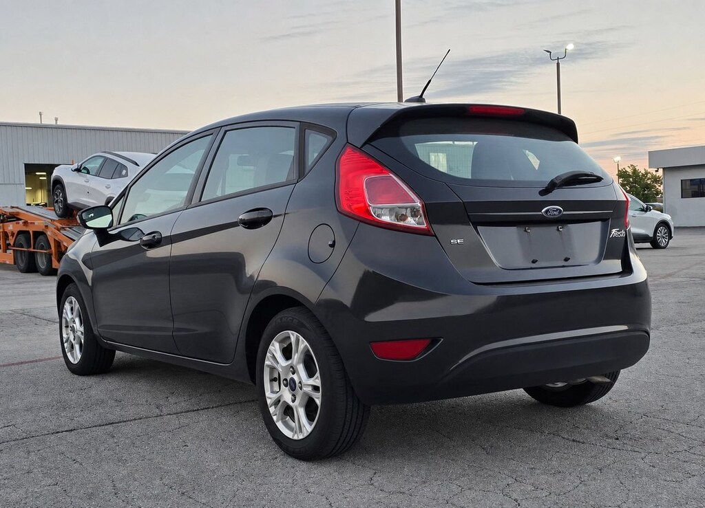 Used 2014 Ford Fiesta SE Hatchback
