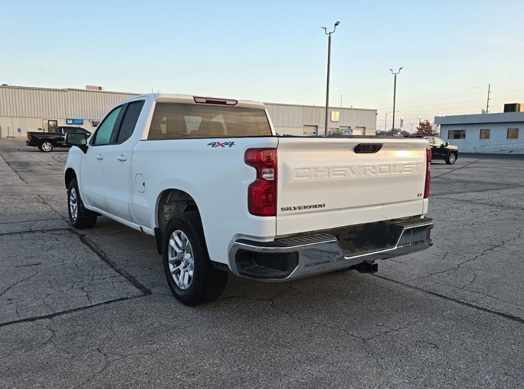 2024 Chevrolet Silverado 1500 LT photo 4
