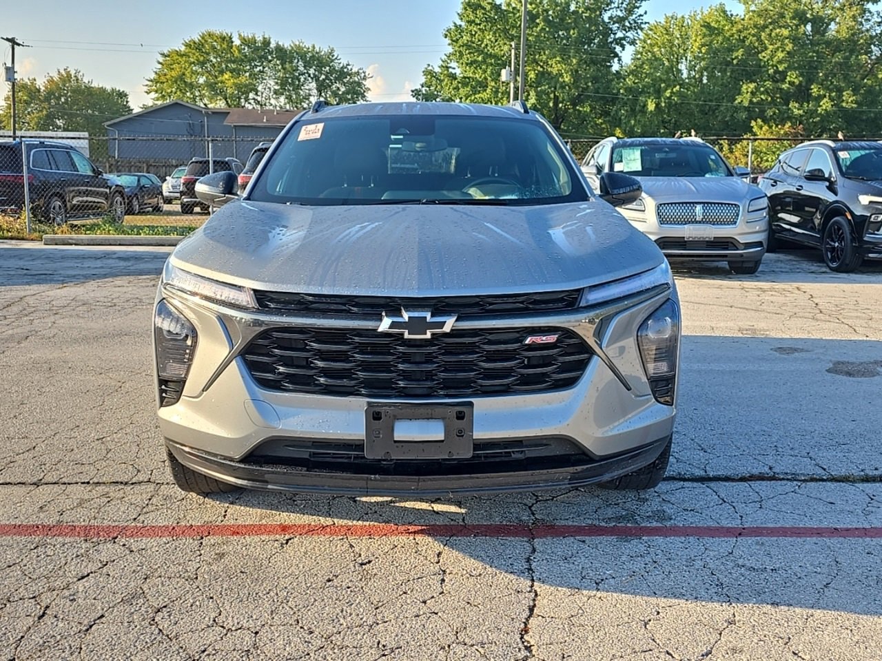 2024 Chevrolet Trax photo 2