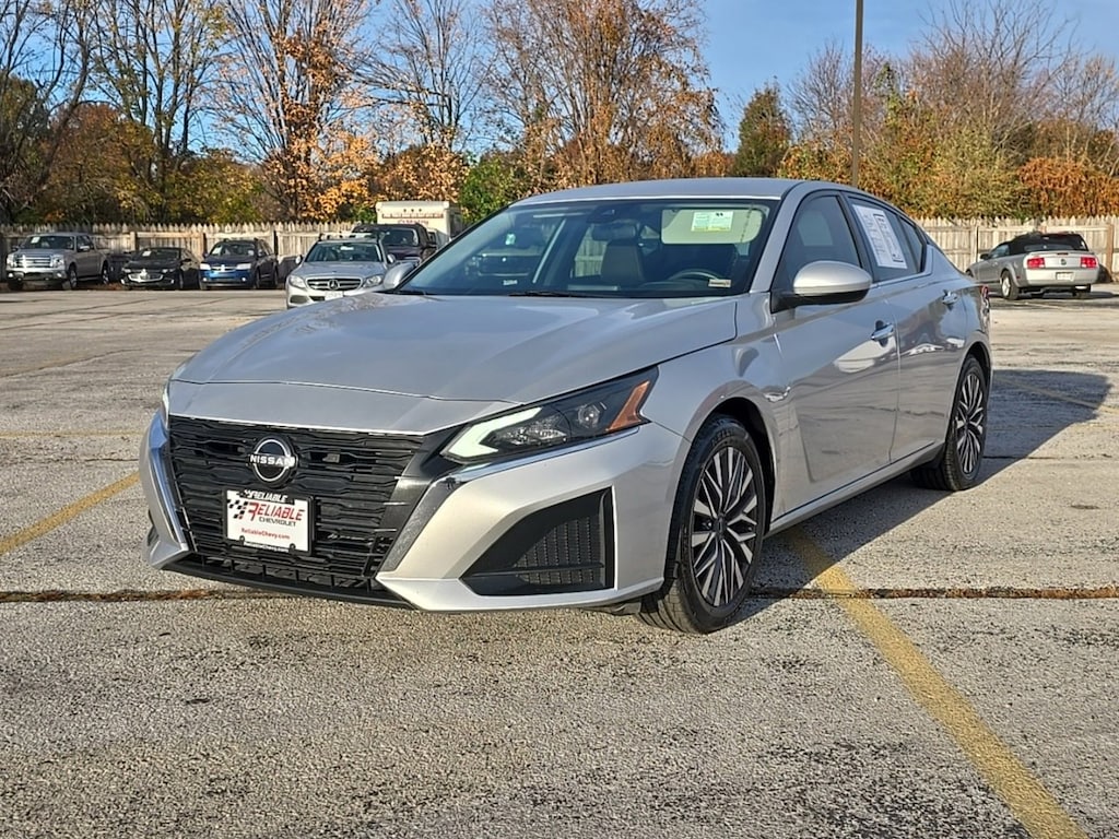Used 2023 Nissan Altima 2.5 SV Sedan
