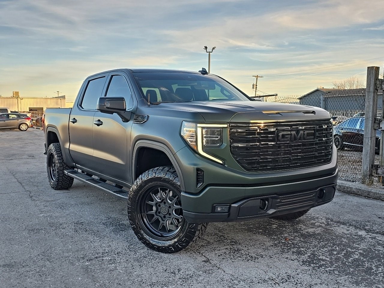 2024 GMC Sierra 1500 SLT's photo