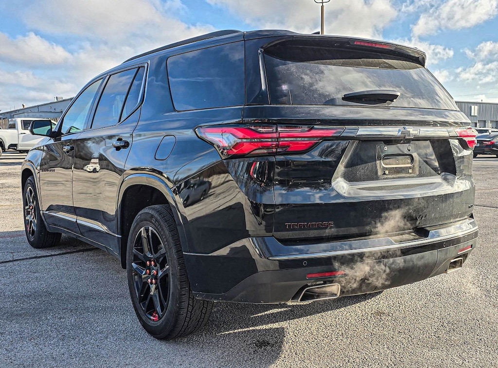Used 2023 Chevrolet Traverse Premier SUV