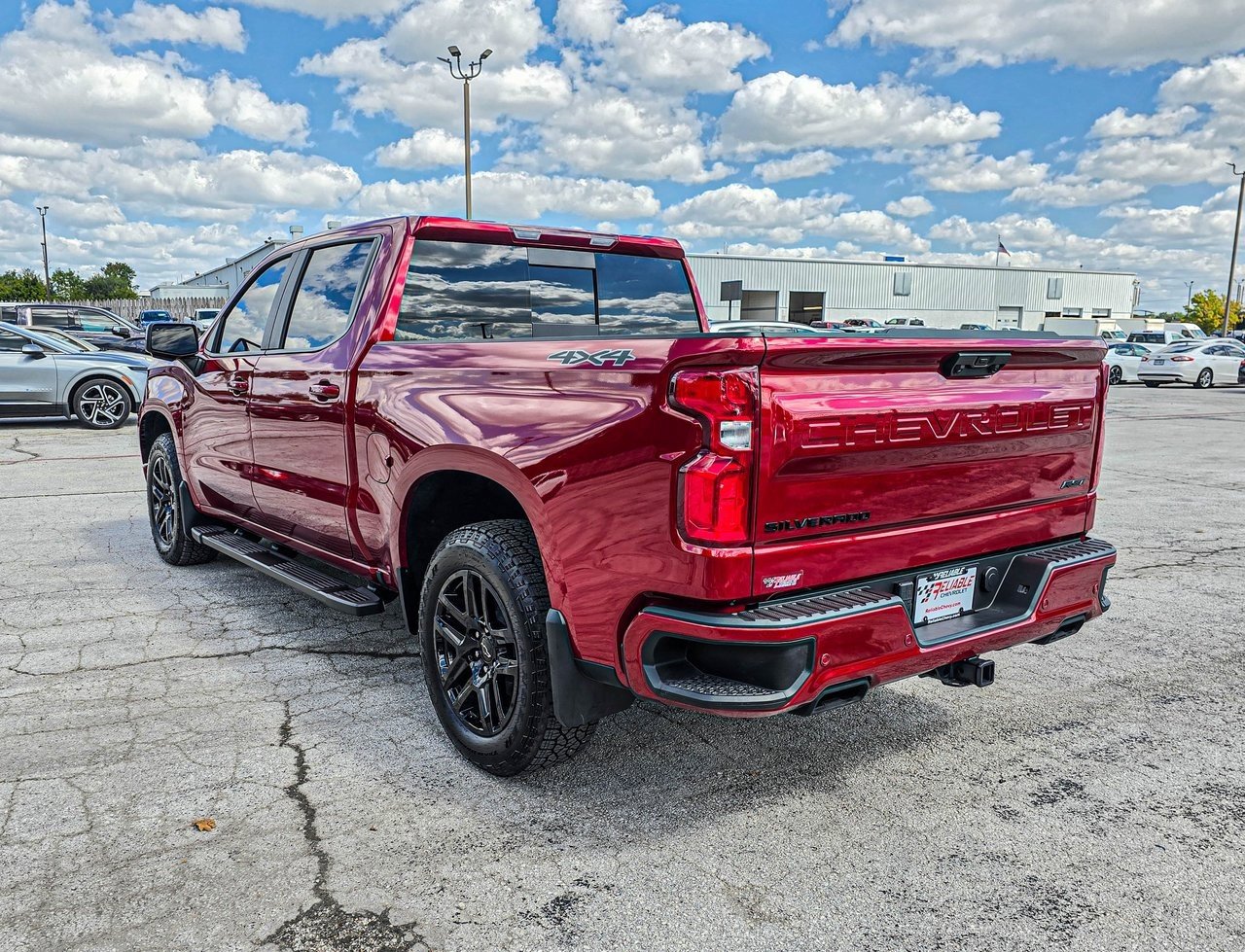 2025 Chevrolet Silverado 1500 RST photo 4