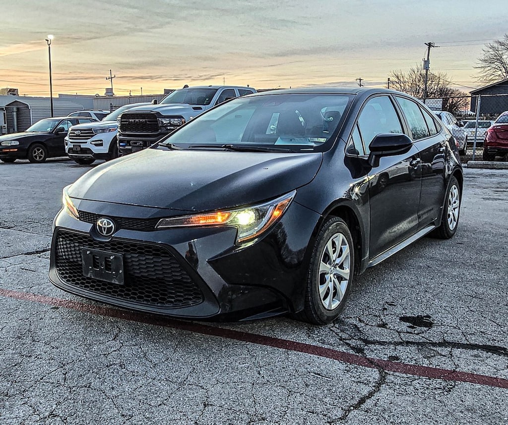 Used 2021 Toyota Corolla LE Sedan