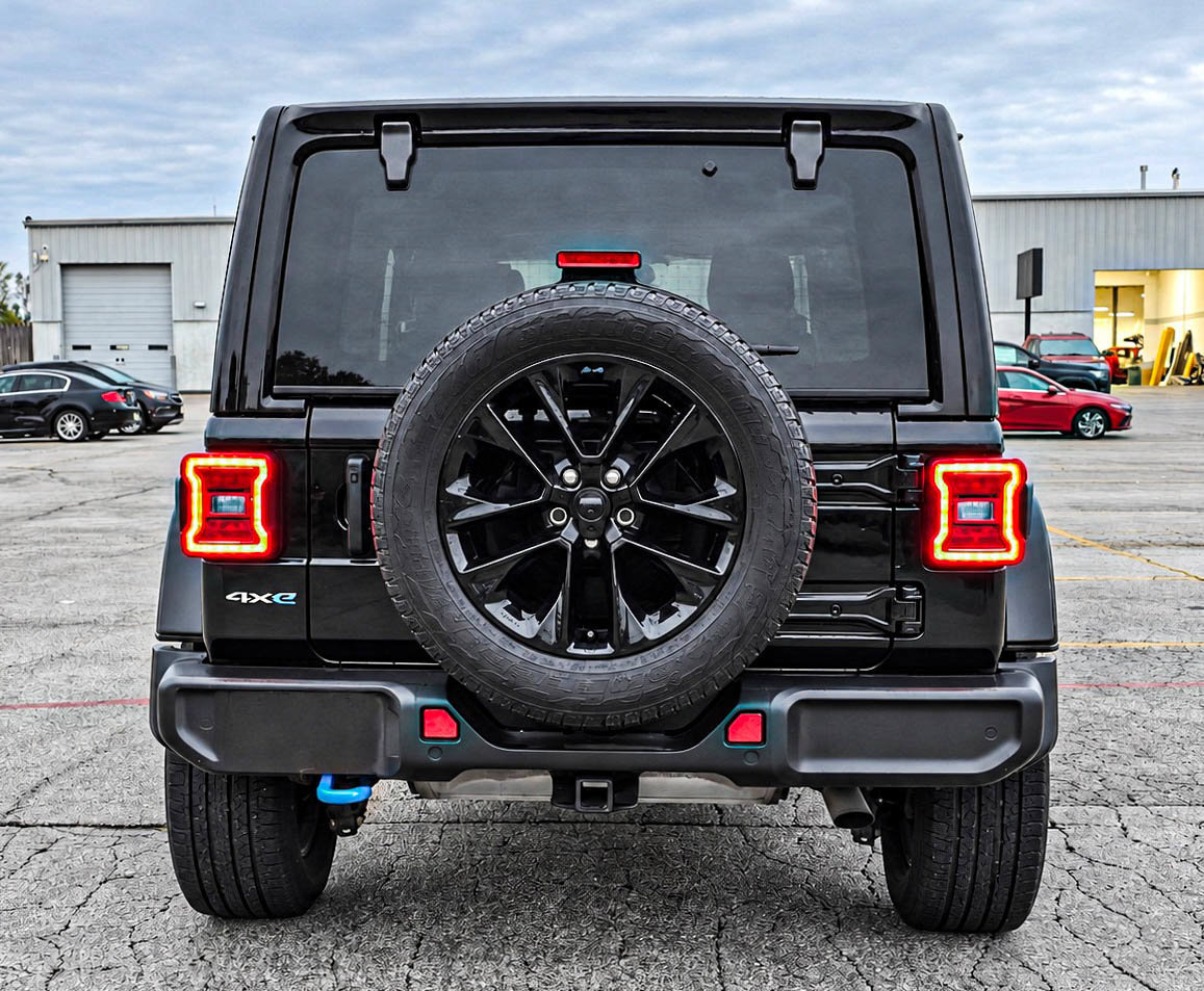 Used 2022 Jeep Wrangler Unlimited 4xe Sahara SUV