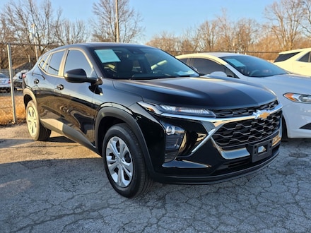 2025 Chevrolet Trax LS SUV