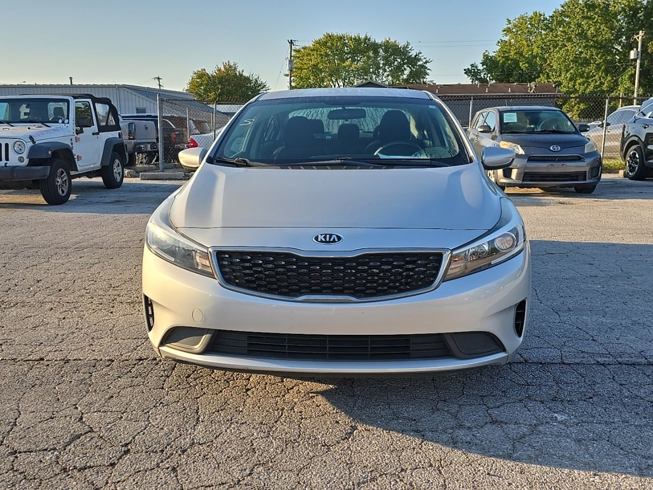 2018 Kia Forte LX Base photo 2