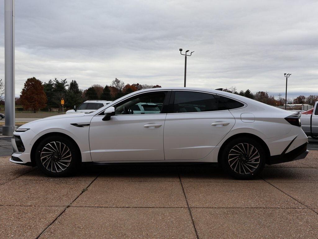 New 2026 Hyundai Sonata Hybrid Limited Sedan