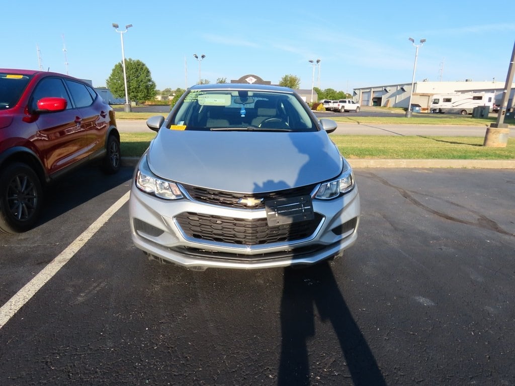 Used 2017 Chevrolet Cruze LS with VIN 1G1BC5SM9H7267453 for sale in Springfield, MO