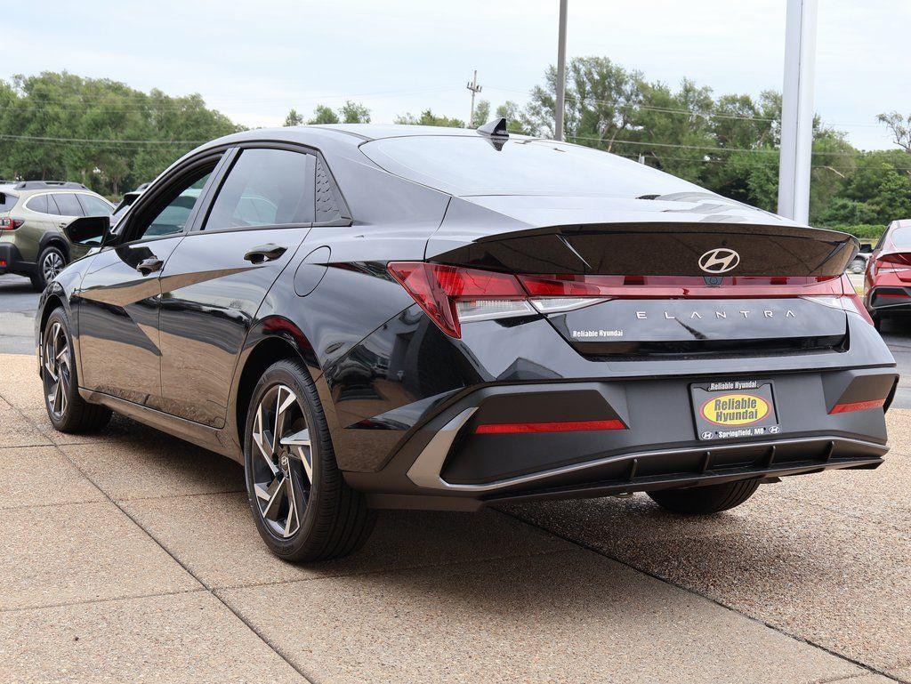 New 2025 Hyundai Elantra SEL Sport Sedan