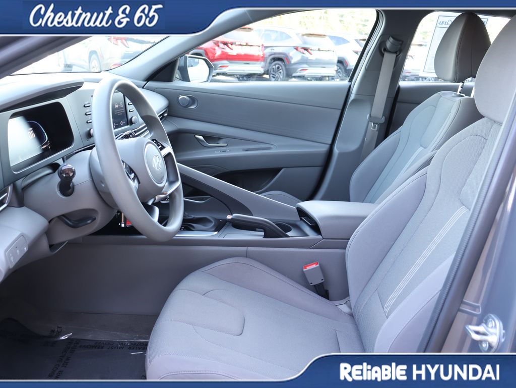 2024 Hyundai Elantra SE - Photo 22