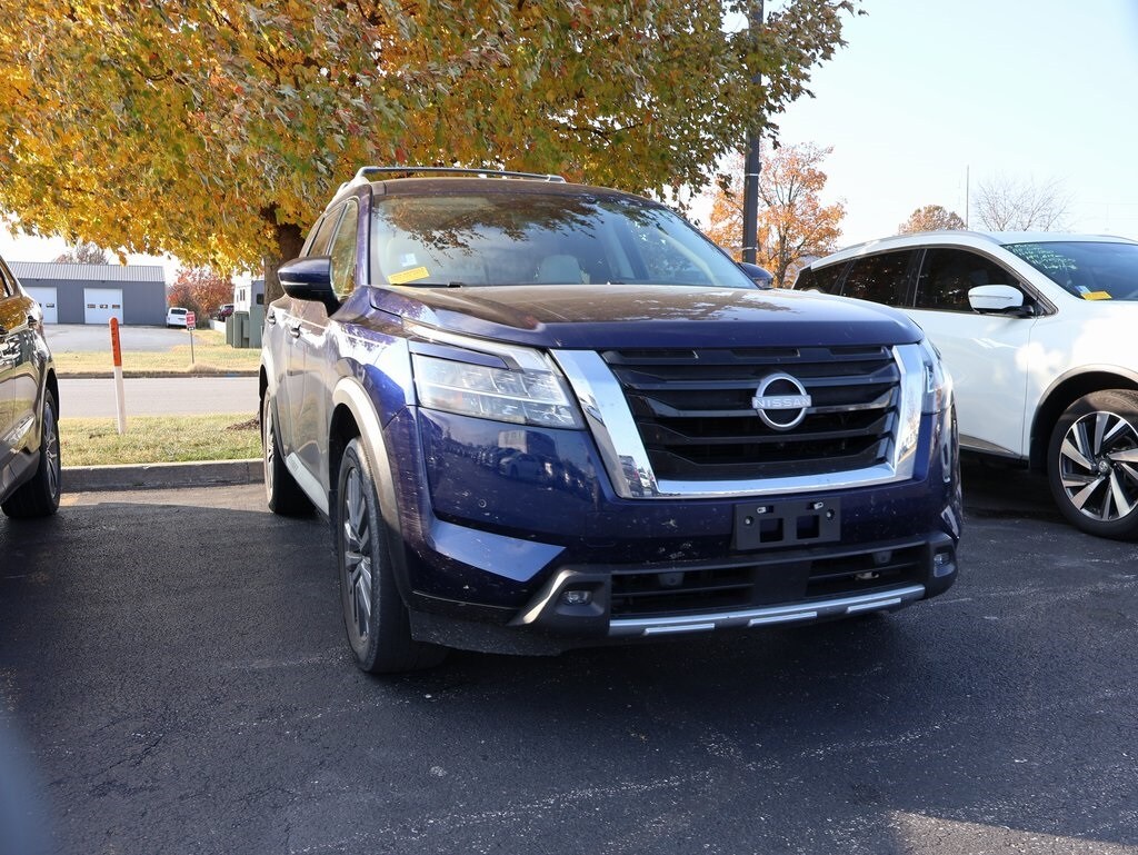 Used 2024 Nissan Pathfinder SL SUV