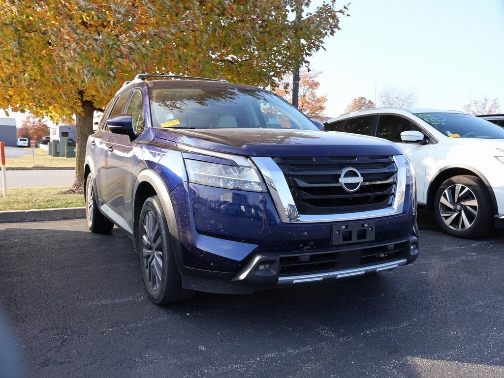 Used 2024 Nissan Pathfinder SL SUV