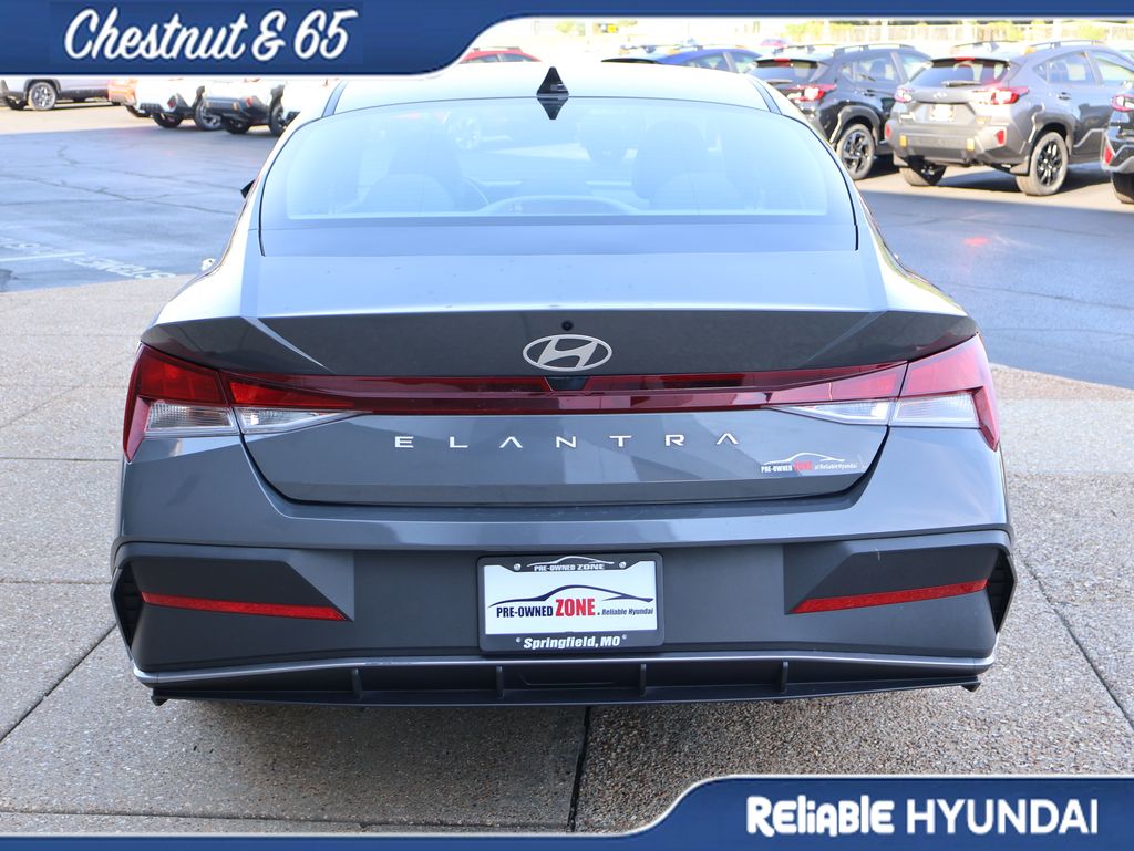 2024 Hyundai Elantra SE - Photo 5