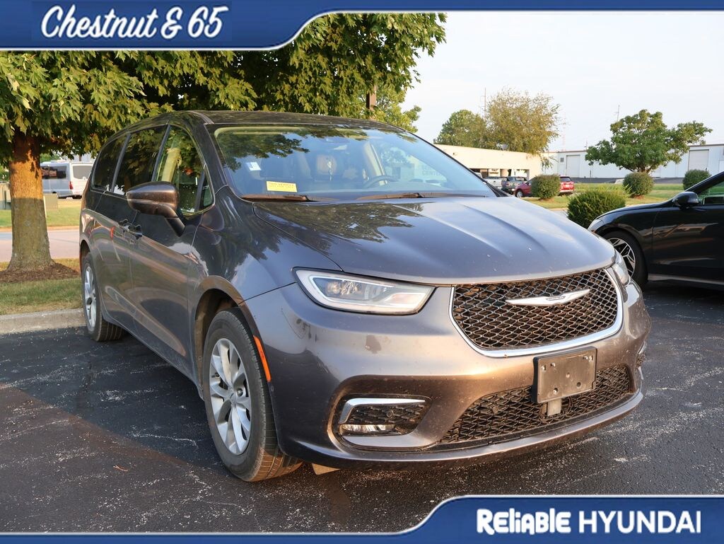 Used 2023 Chrysler Pacifica Touring L Van Passenger Van