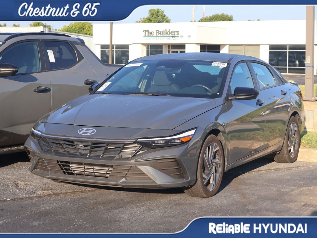 2025 Hyundai Elantra SEL - Photo 11