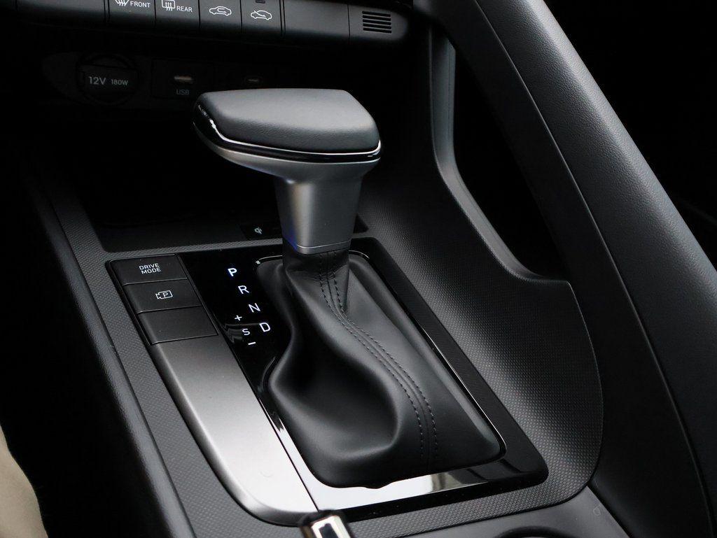2025 Hyundai Elantra SEL - Photo 38