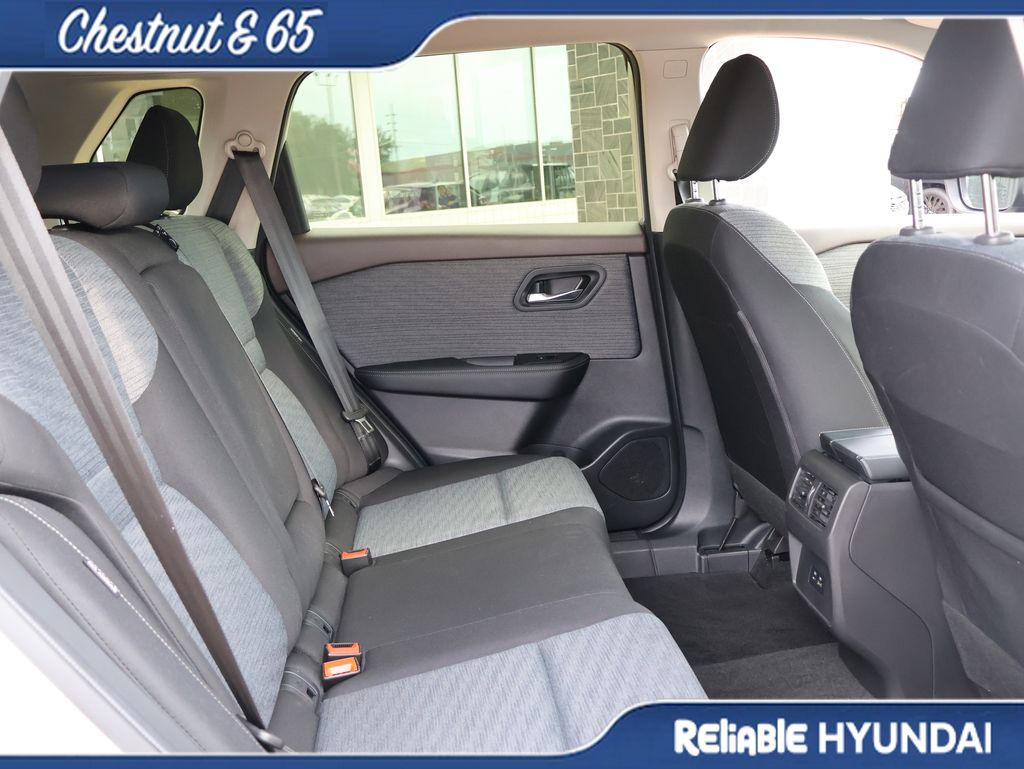 Used 2023 Brilliant Silver Nissan SV image 12