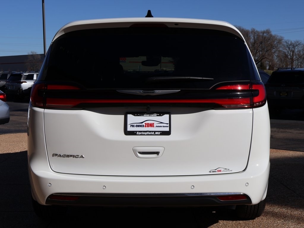 View vehicle photo 5