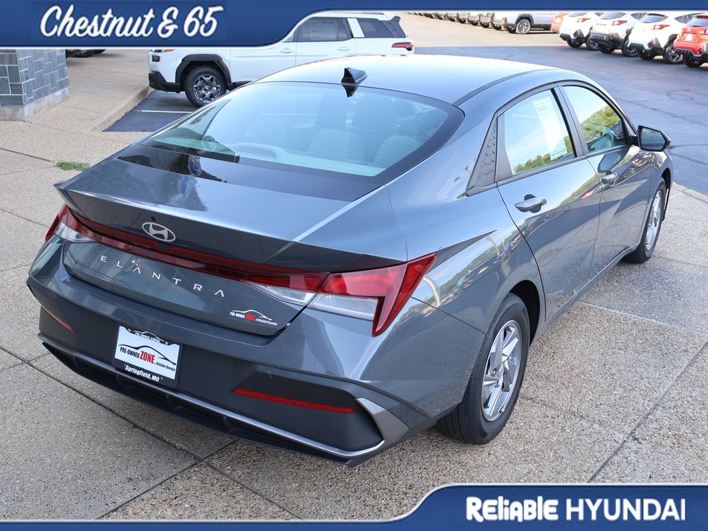 2024 Hyundai Elantra SE - Photo 6