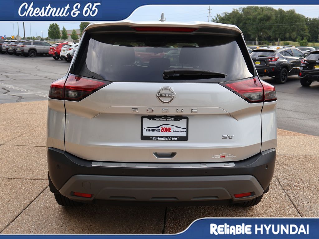 Used 2023 Brilliant Silver Nissan SV image 5