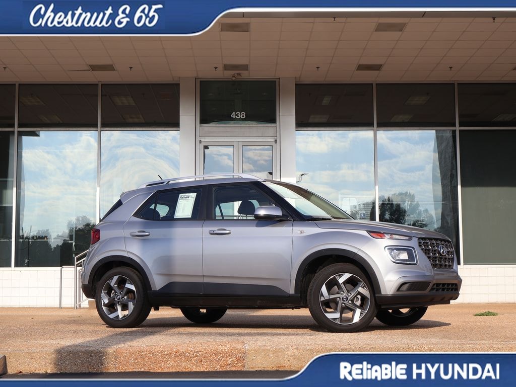 Used 2025 Hyundai Venue SEL SUV