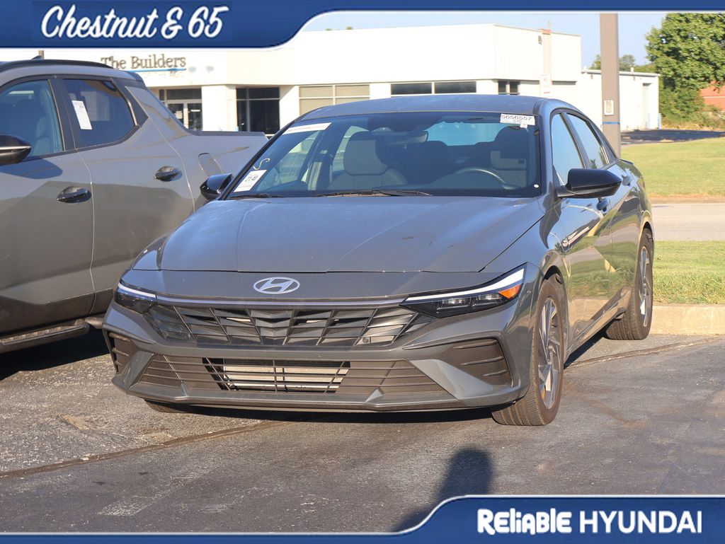 2025 Hyundai Elantra SEL - Photo 9