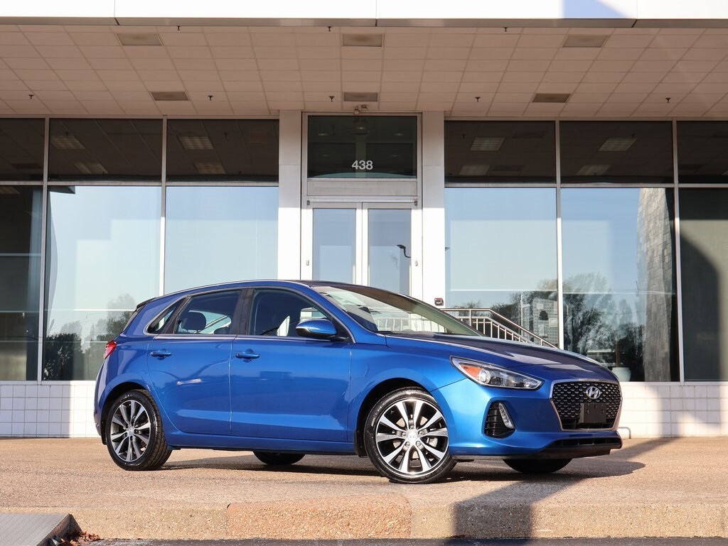 2018 Hyundai Elantra GT Base photo 2