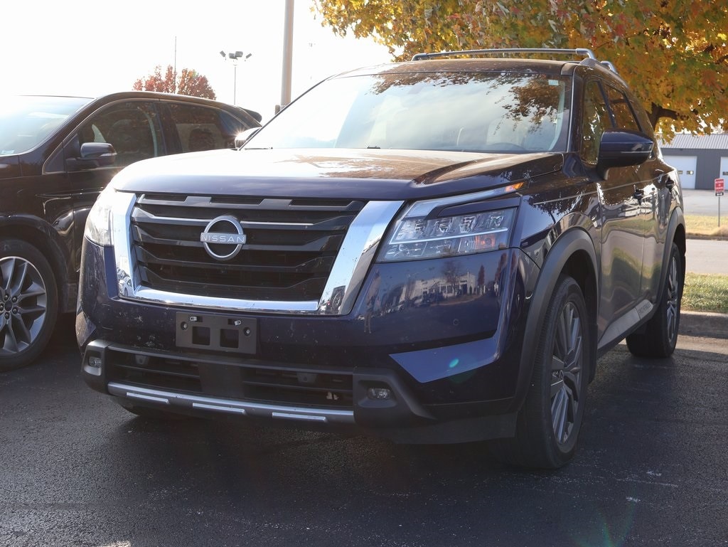 2024 Nissan Pathfinder SL