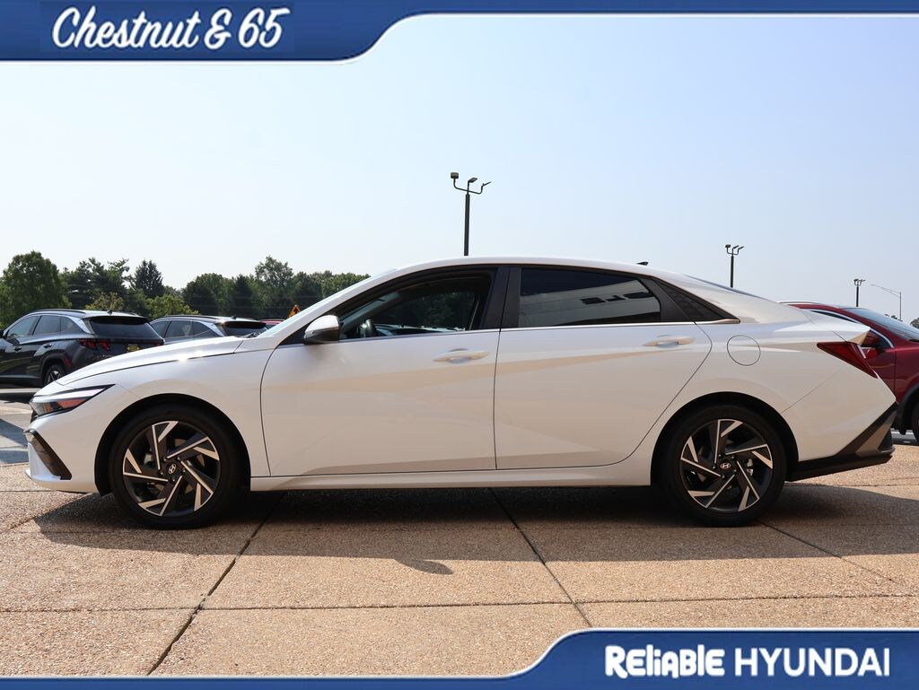Used 2025 Hyundai Elantra Hybrid Limited Sedan