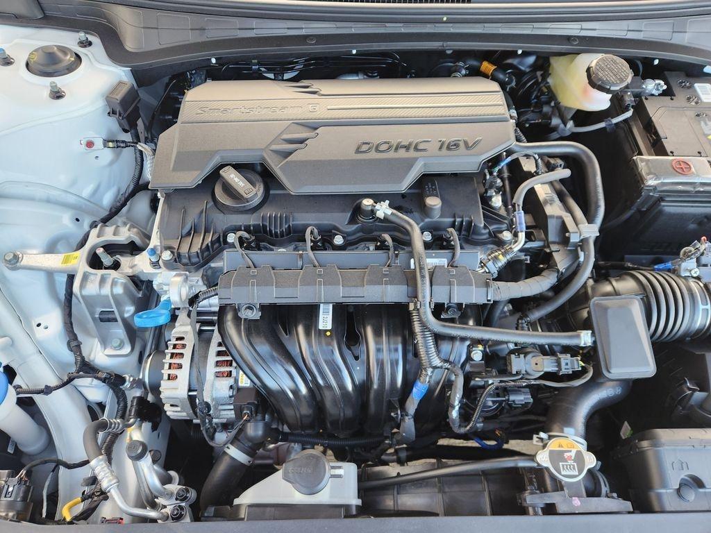 2026 Hyundai Elantra Limited - Photo 9