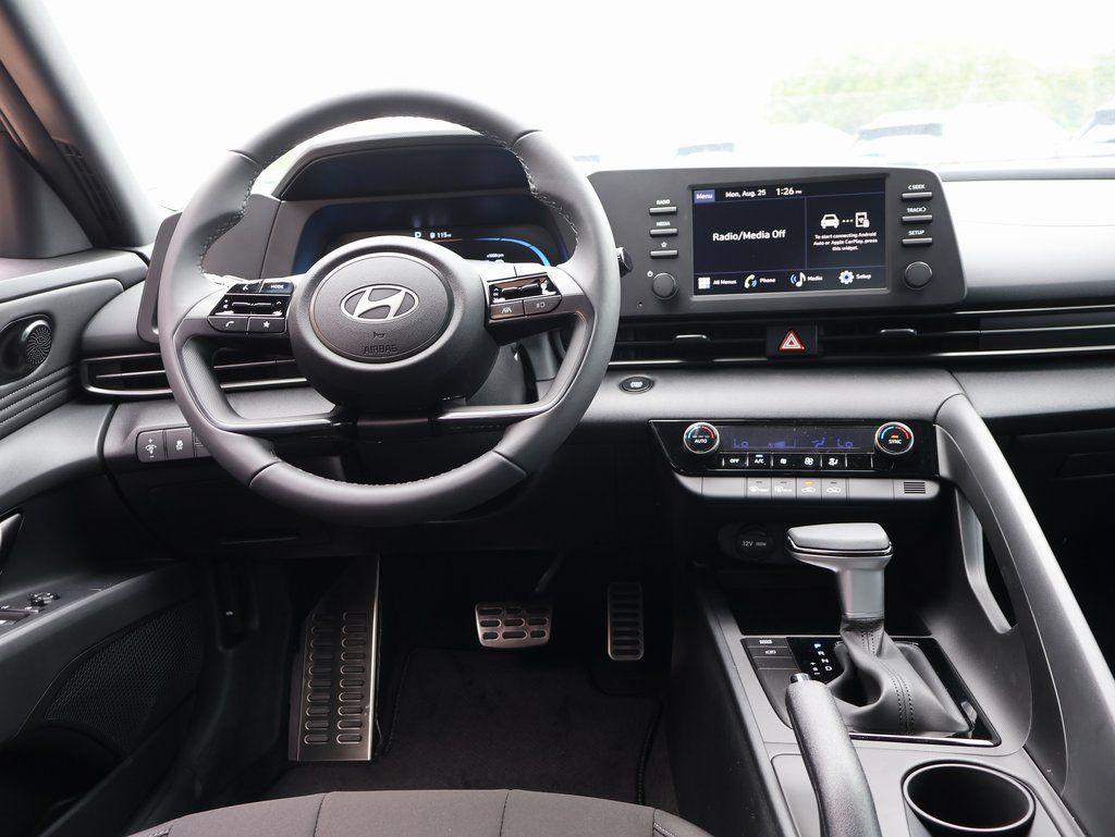 2025 Hyundai Elantra SEL - Photo 19