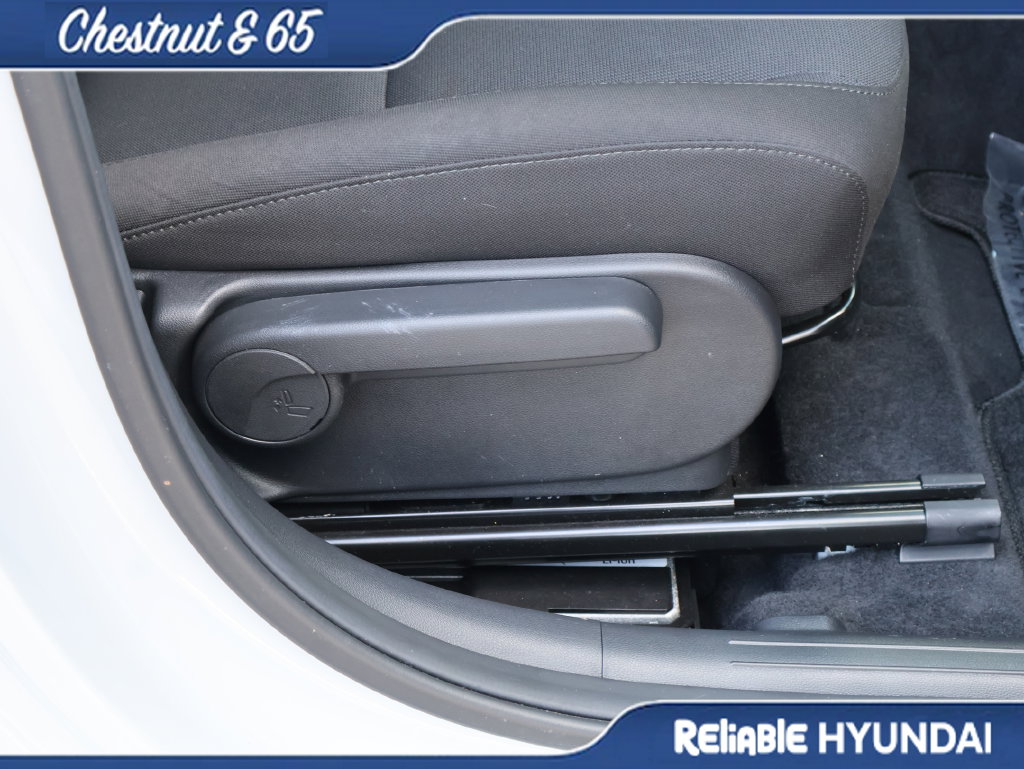 2024 Hyundai Kona SEL - Photo 10