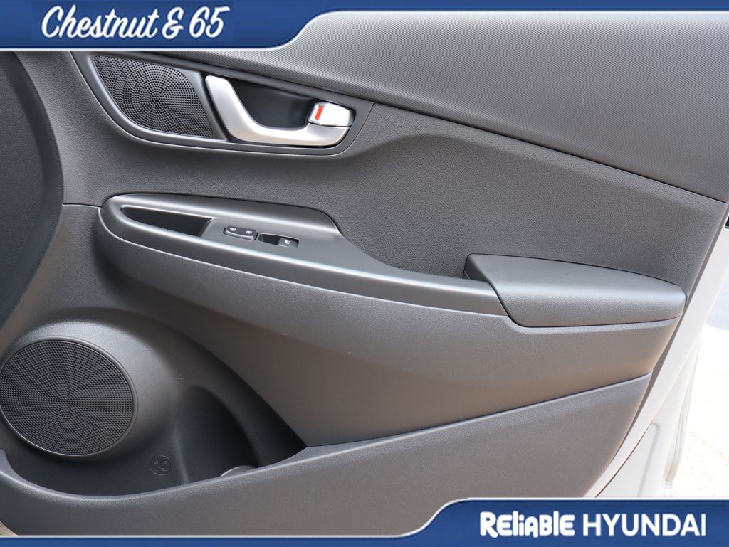 2023 Hyundai Kona SEL - Photo 9