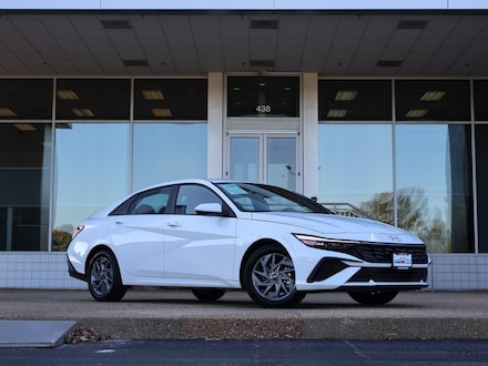 2024 Hyundai Elantra SEL Sedan