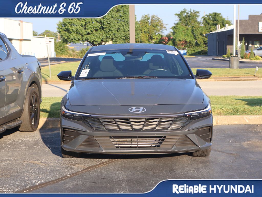 2025 Hyundai Elantra SEL - Photo 5