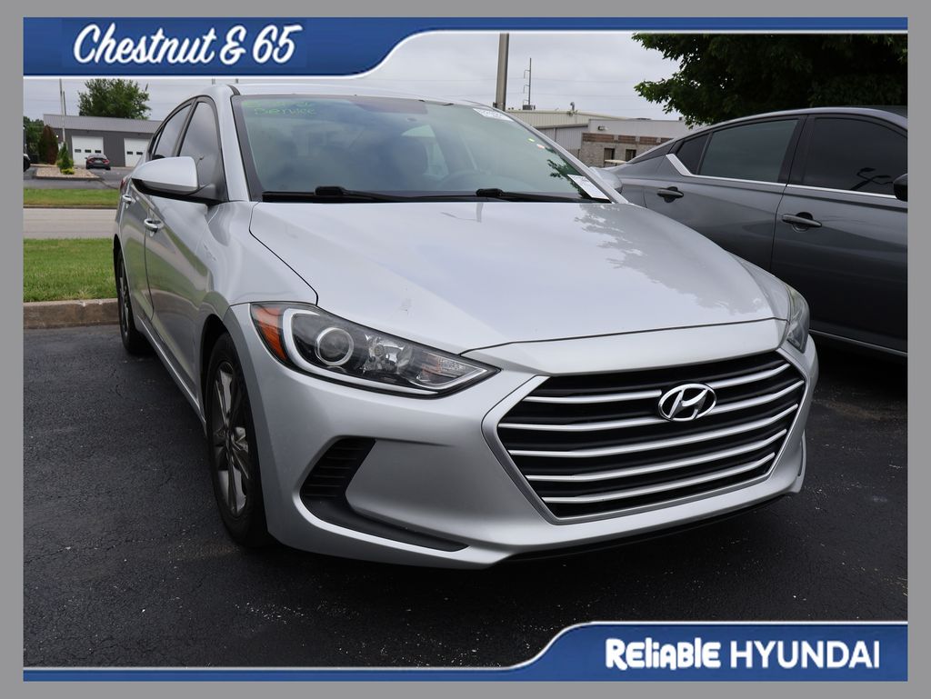 Symphony Silver 2018 Hyundai Elantra SEL FWD Sedan Front-Wheel Drive 6-Speed Automatic