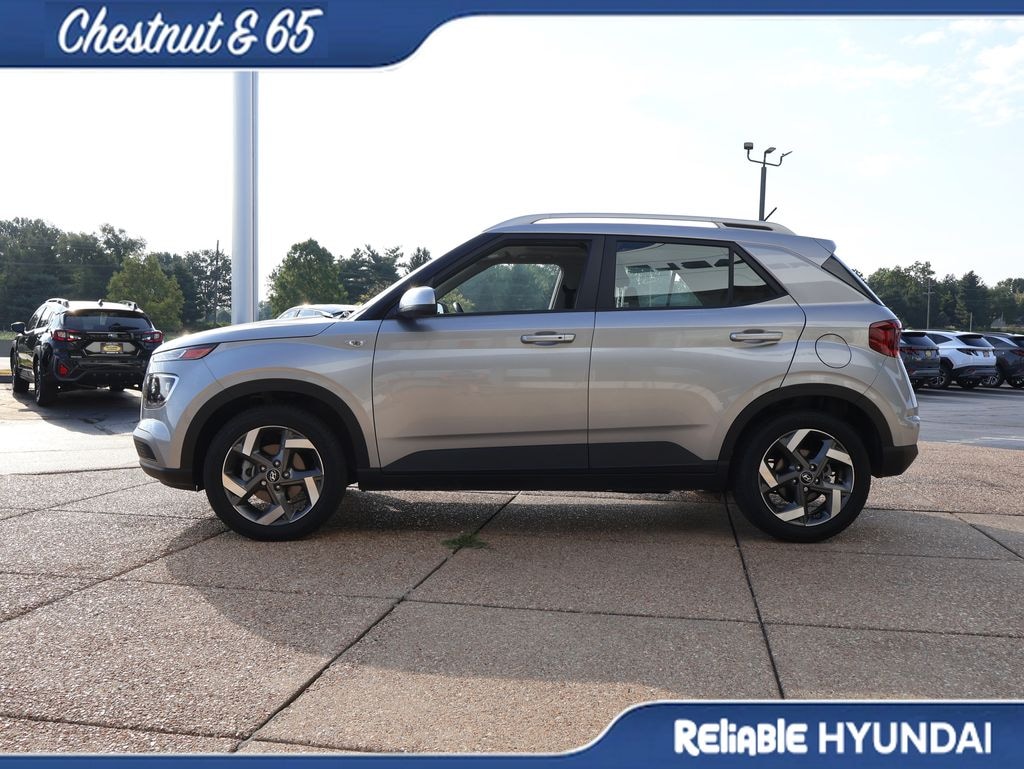 Used 2025 Hyundai Venue SEL SUV