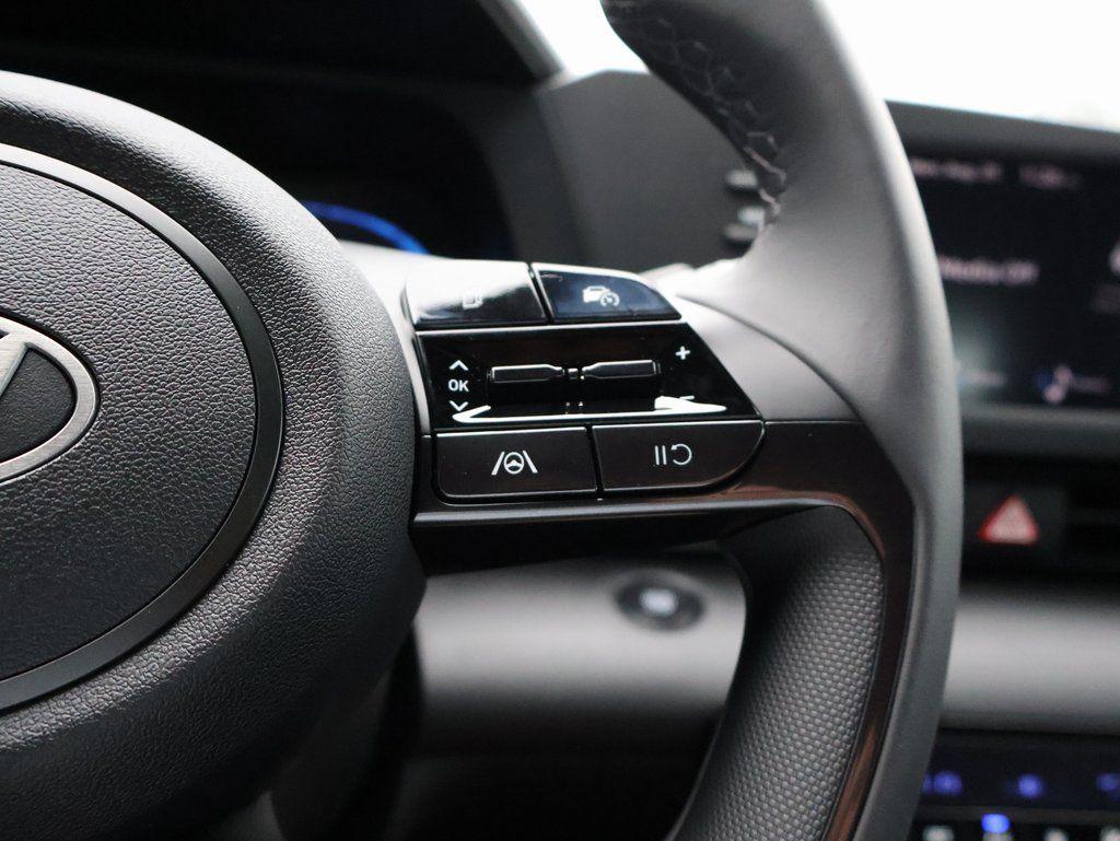 2025 Hyundai Elantra SEL - Photo 28