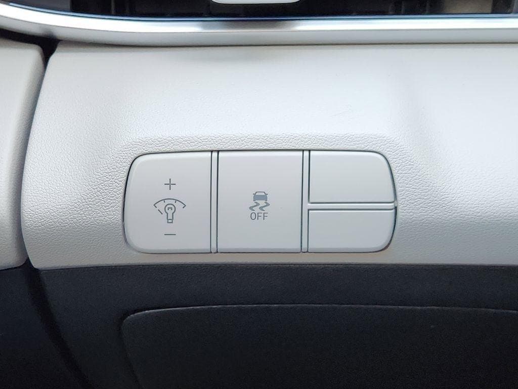 2026 Hyundai Elantra Limited - Photo 22