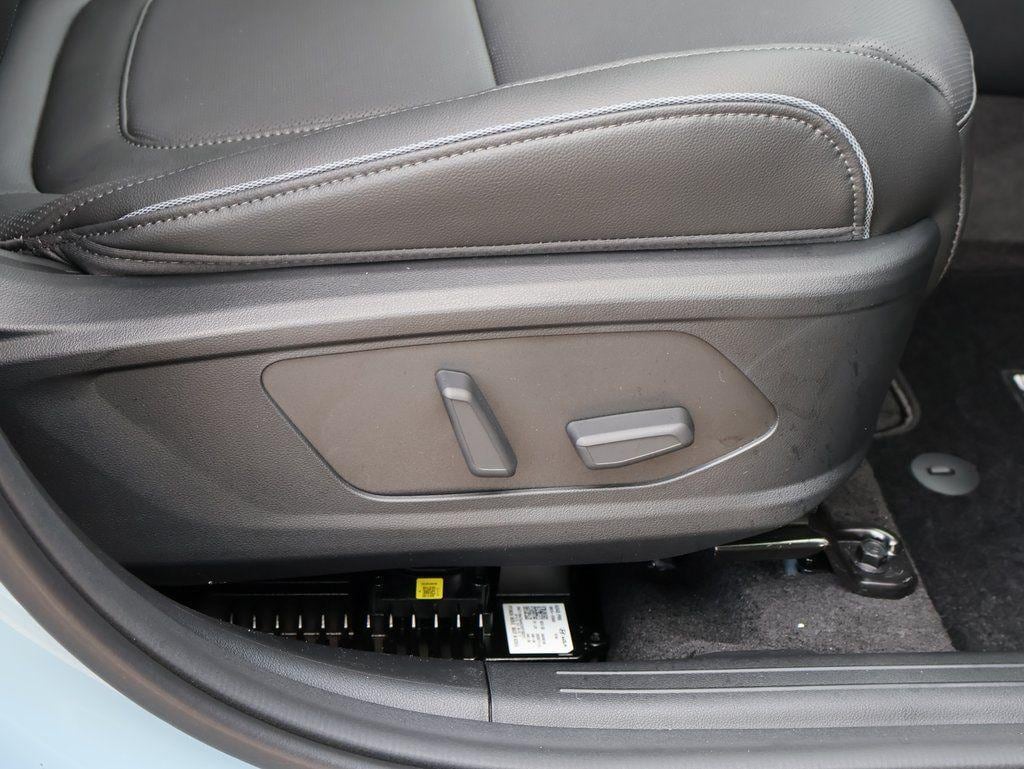 2026 Hyundai Santa Cruz Limited - Photo 11