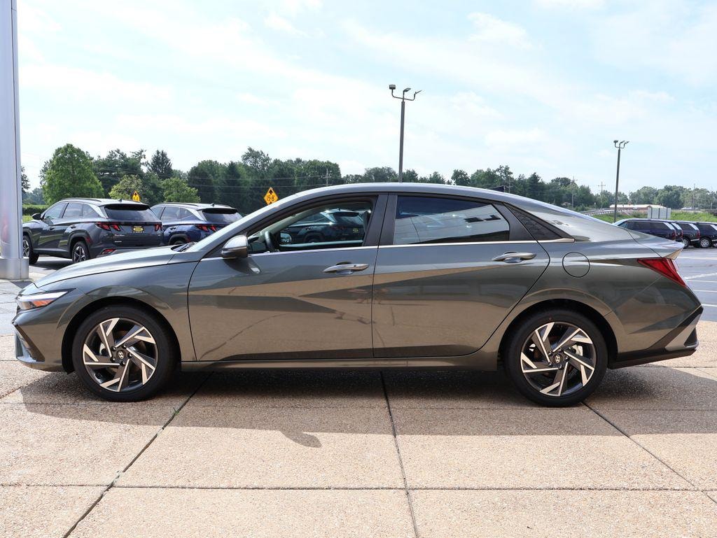 New 2026 Hyundai Elantra Limited Sedan