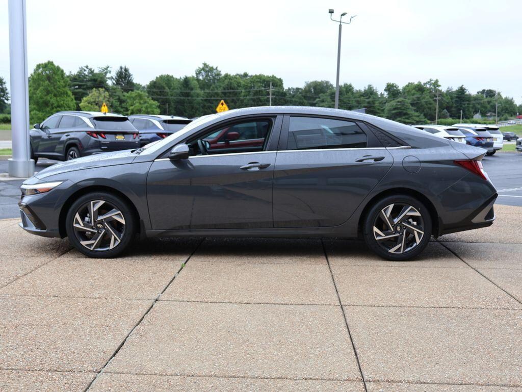 New 2026 Hyundai Elantra Limited Sedan