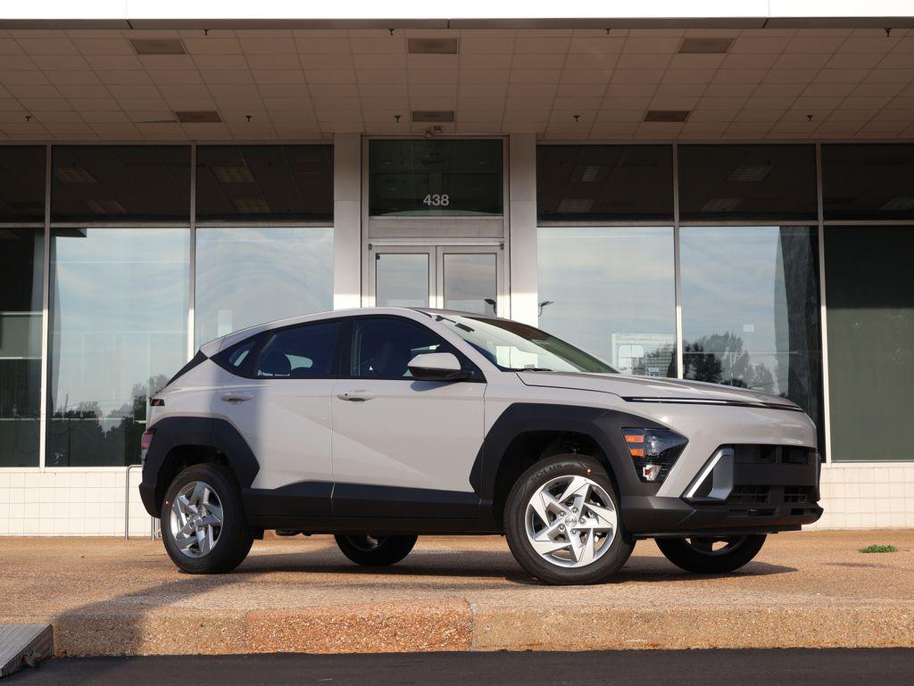 New 2027 Cyber Gray Metallic Hyundai SE AWD image 2