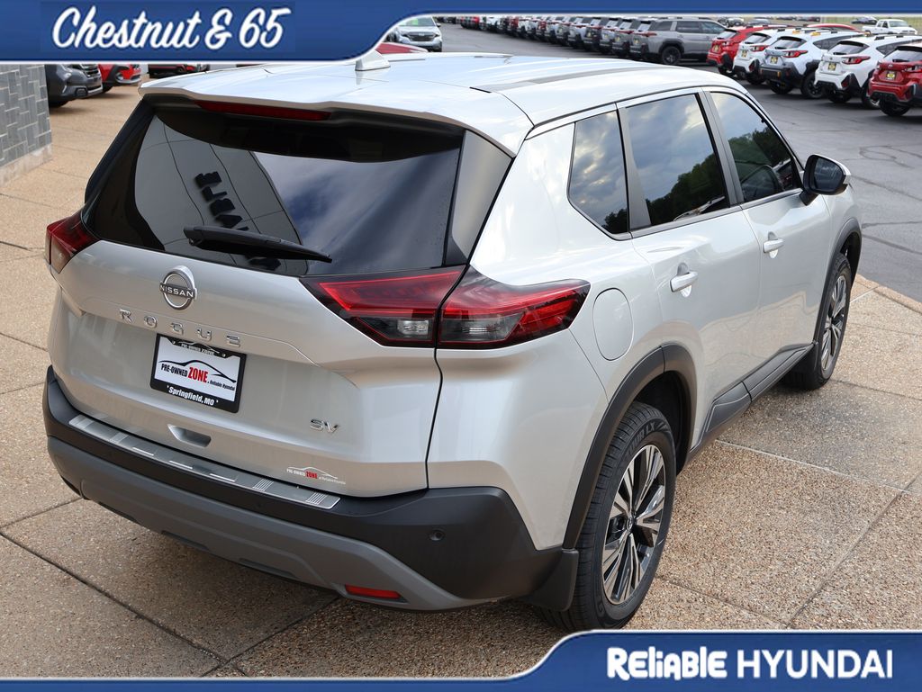 Used 2023 Brilliant Silver Nissan SV image 6