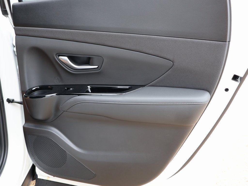 2026 Hyundai Santa Cruz Limited - Photo 12
