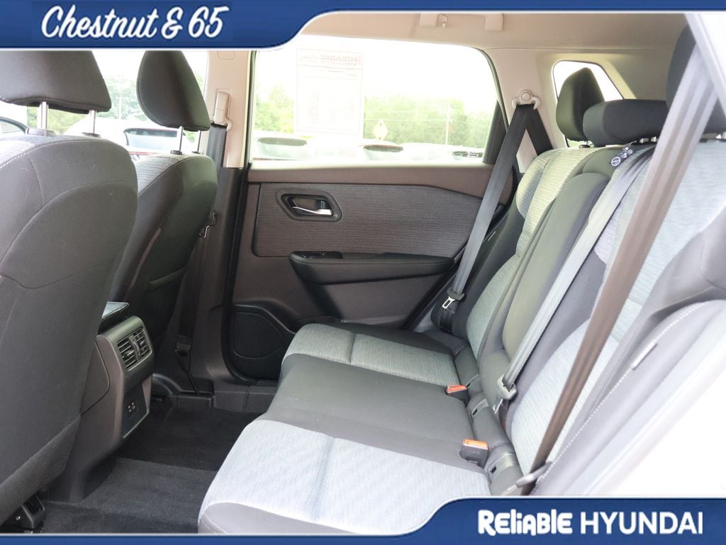 Used 2023 Brilliant Silver Nissan SV image 17