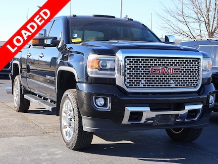 2016 GMC Sierra 2500HD Denali Truck Crew Cab